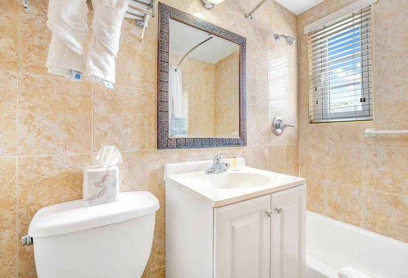 غرفه قياسيه سريرين مزدوجين, Travelodge By Wyndham Miami Biscayne Bay