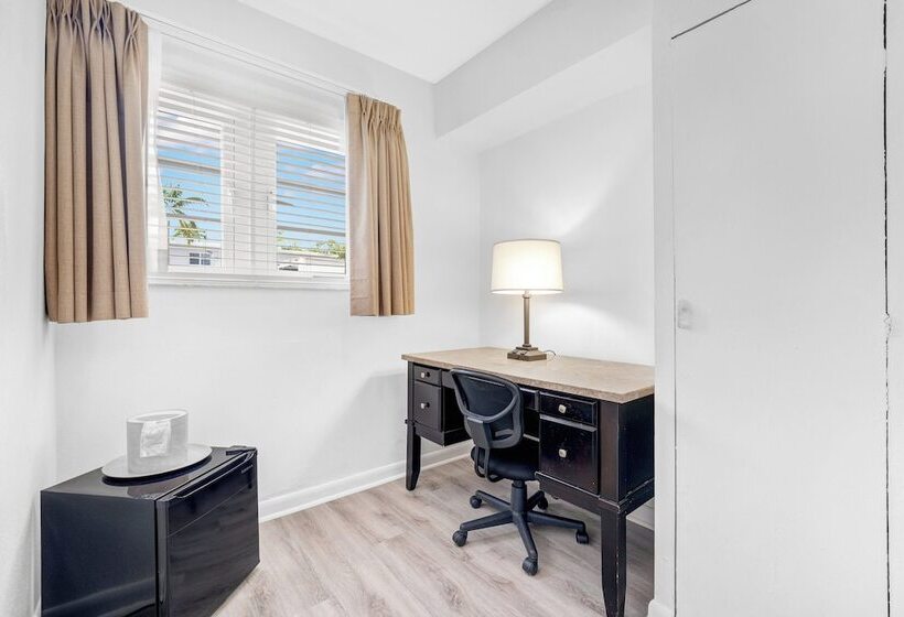 Номер Стандарт 2 Двуспальные Кровати, Travelodge By Wyndham Miami Biscayne Bay