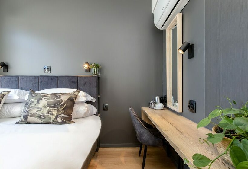 غرفة أساسية, Kloof Street