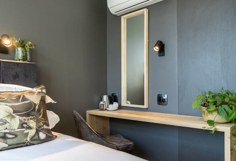 غرفة أساسية, Kloof Street