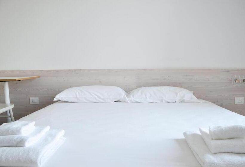 إستوديو قياسى مطلّ علي الحديقة, La Pervinca  Ospitalita, Natura, Cura