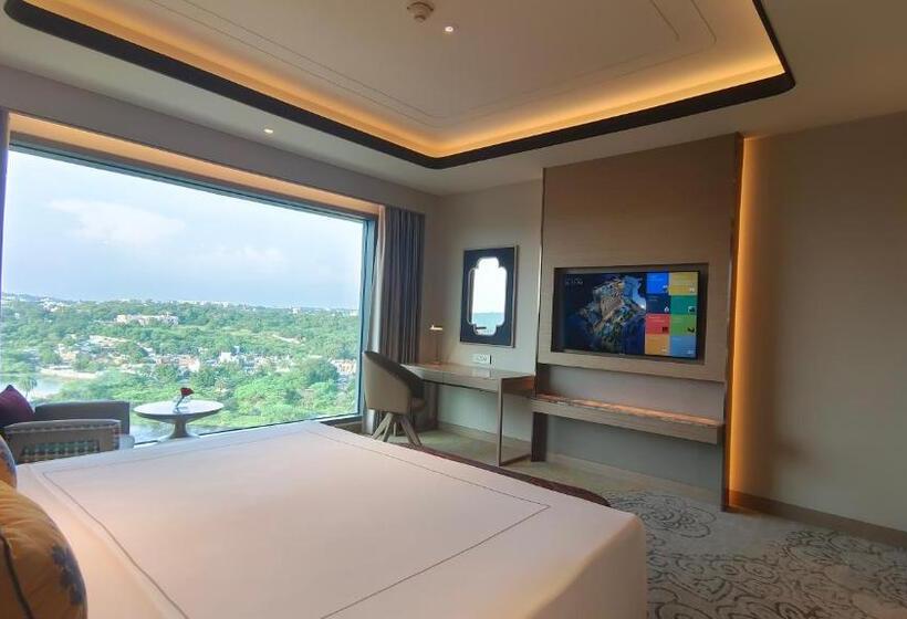 带大床的豪华间, Taj Lakefront Bhopal