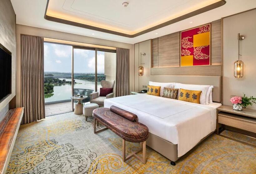 带大床的豪华间, Taj Lakefront Bhopal