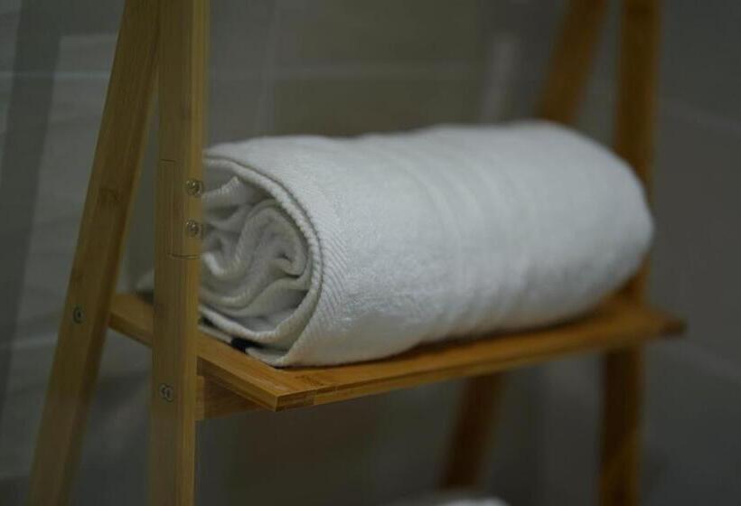 اتاق استاندارد یک نفره, Guest House Capital Inn