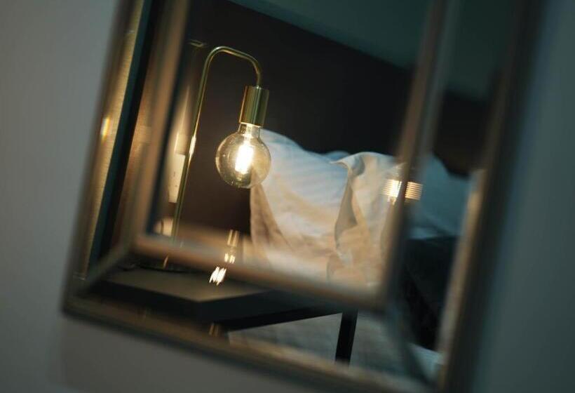 اتاق استاندارد یک نفره, Guest House Capital Inn