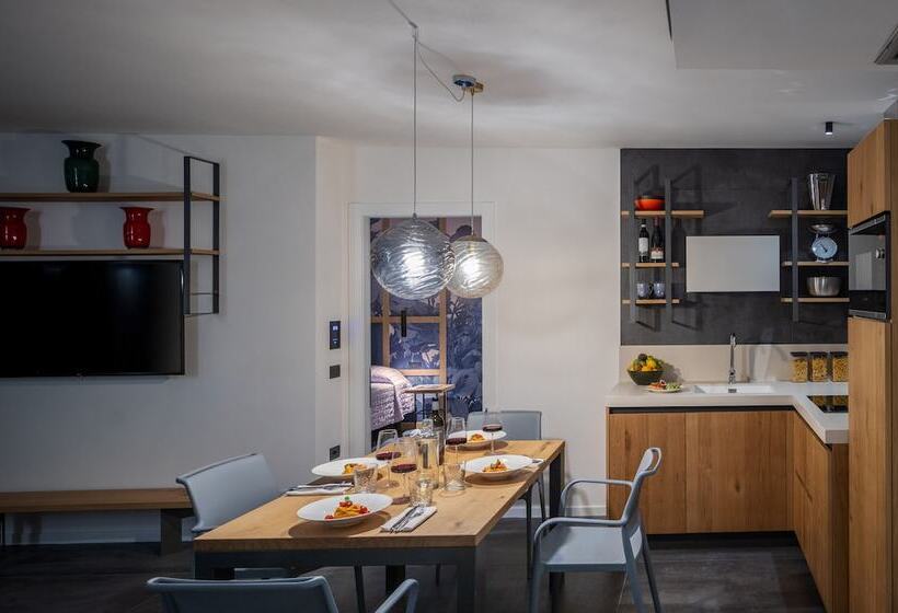 شقة غرفتين نوم مزودة بشُرفة, Aris Apartments & Sky Pool   Tonelli Hotels   Adult Friendly
