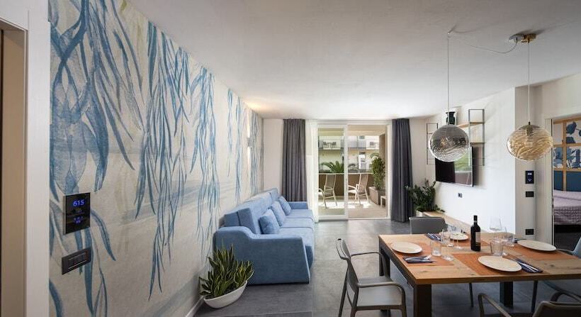 شقة غرفتين نوم مزودة بتراس, Aris Apartments & Sky Pool   Tonelli Hotels   Adult Friendly