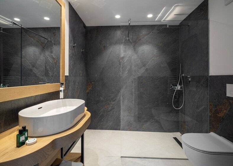 شقة غرفتين نوم مزودة بتراس, Aris Apartments & Sky Pool   Tonelli Hotels   Adult Friendly