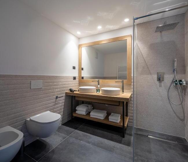 شقة غرفتين نوم مزودة بتراس, Aris Apartments & Sky Pool   Tonelli Hotels   Adult Friendly