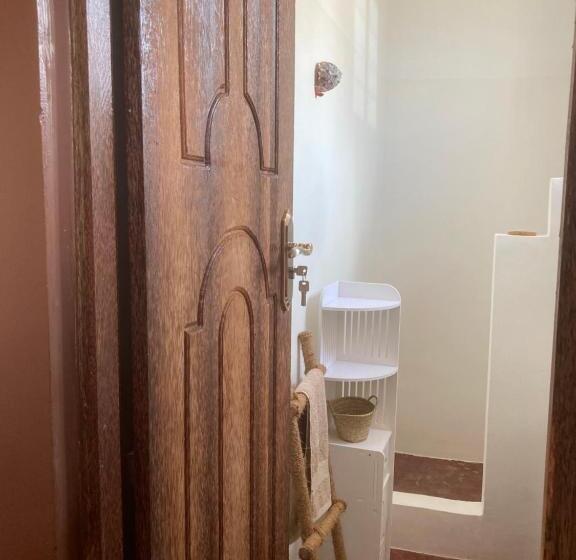 דירת חדר סופריור, Habibi B&b