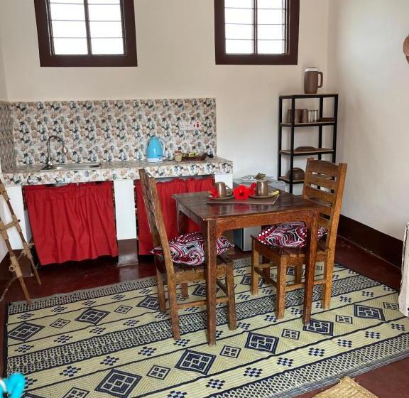 סוויטה דלוקס, Habibi B&b