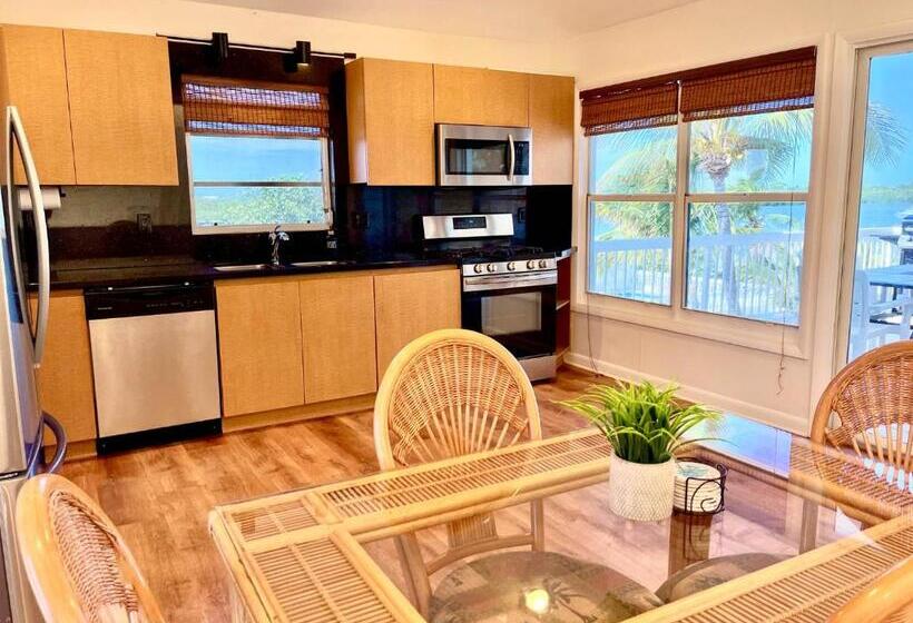 جناح سوبيريور, Gulf View Waterfront Resort