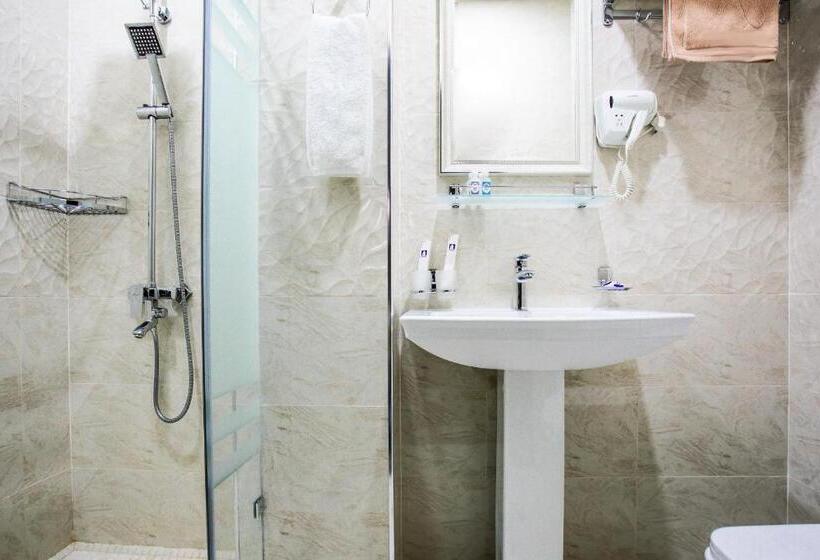 اتاق خانوادگی, Manifa