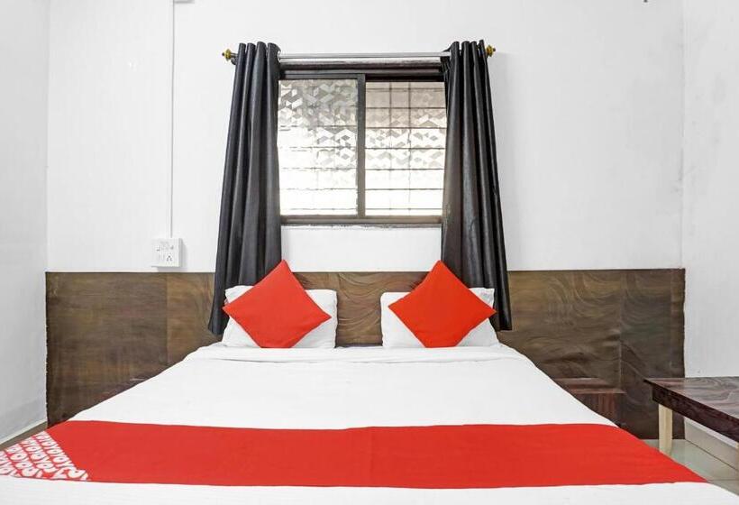 トリプルクラシックルーム, Oyo Flagship 82920  Sahyadri Lodge