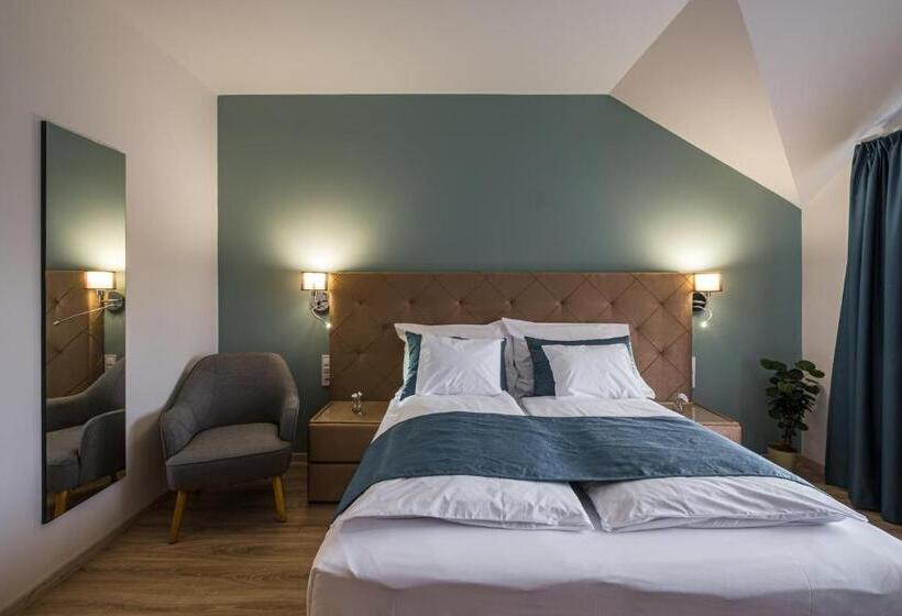 חדר סטנדרט, Kistucsok Food & Room