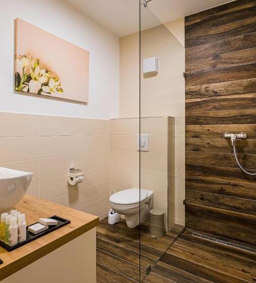 חדר סטנדרט, Kistucsok Food & Room