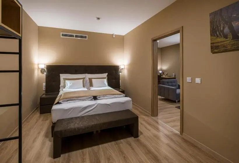 Superior-sviitti, Kistucsok Food & Room