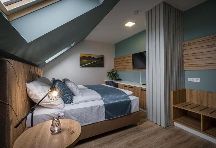 חדר סטנדרט, Kistucsok Food & Room