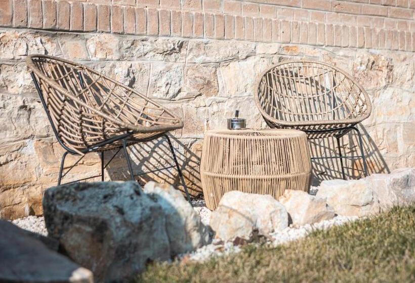 חדר סטנדרט, Magtár Villa