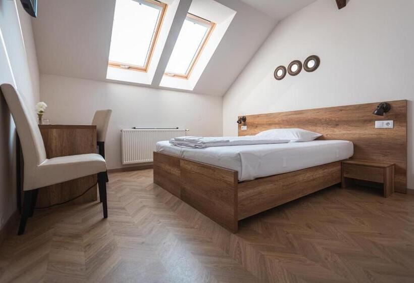 スタンダードルーム, Magtár Villa