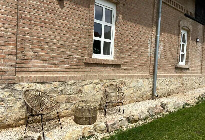 חדר סטנדרט, Magtár Villa