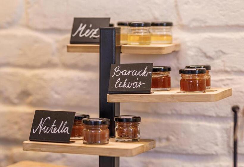 スタンダードルーム, Magtár Villa