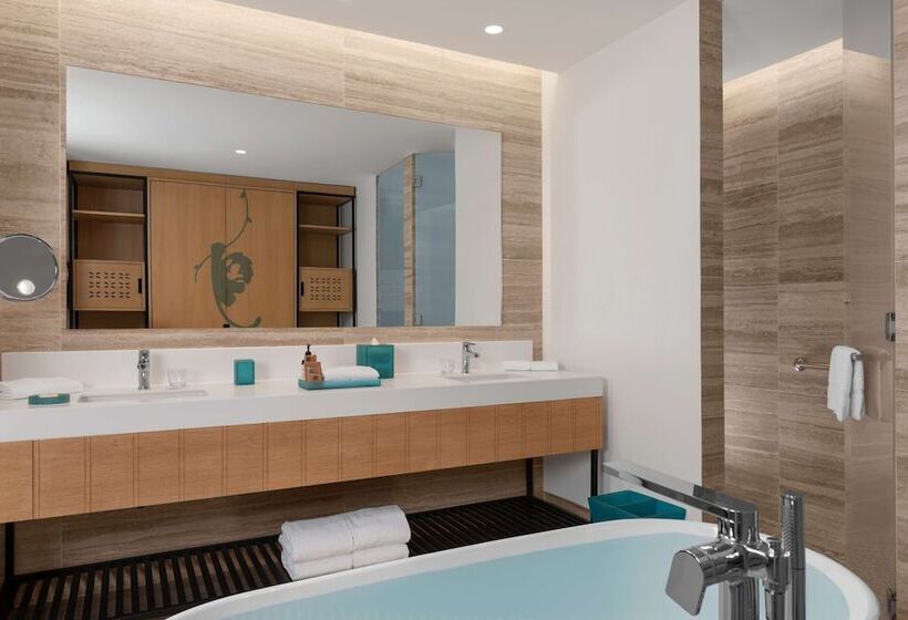 سوئیت با تخت بزرگ, Hilton Tulum Riviera Maya Allinclusive Resort