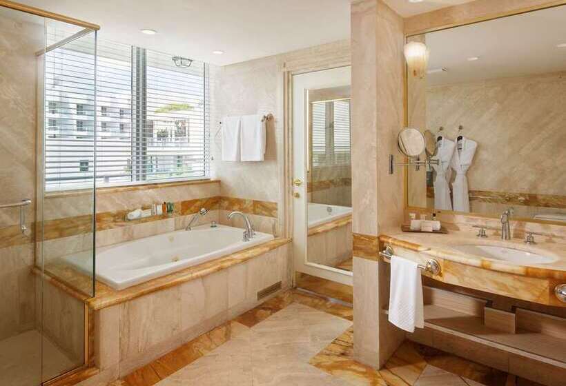 سوئیت با تخت بزرگ, Hilton Tulum Riviera Maya Allinclusive Resort