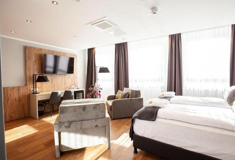 اتاق لوکس, Elens