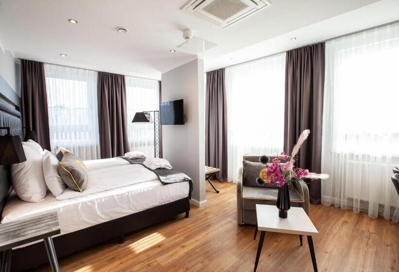 اتاق لوکس, Elens