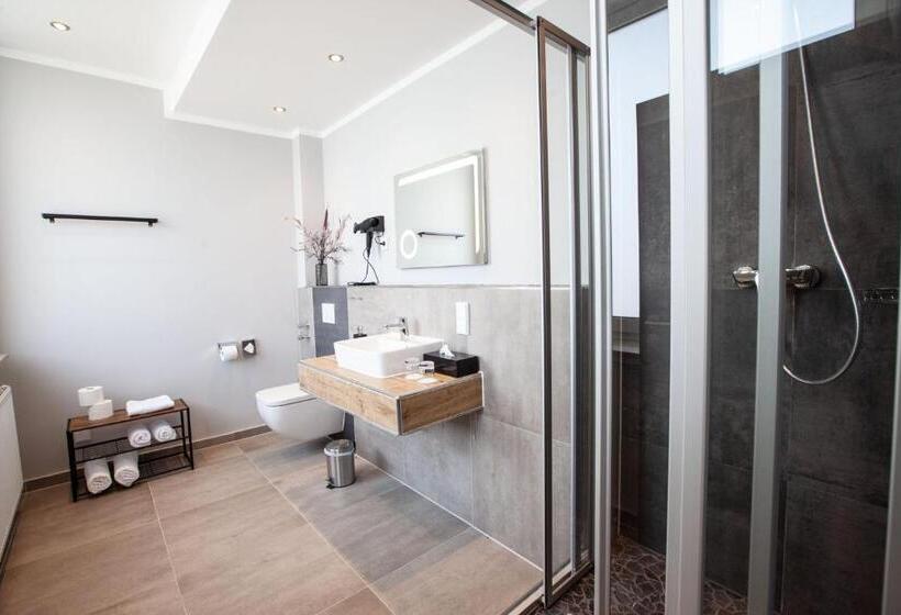 اتاق استاندارد, Elens