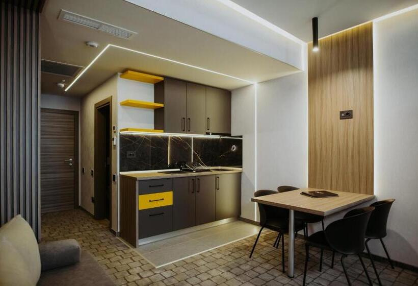 스탠다드 스튜디오 킹침대, Epic Centrum