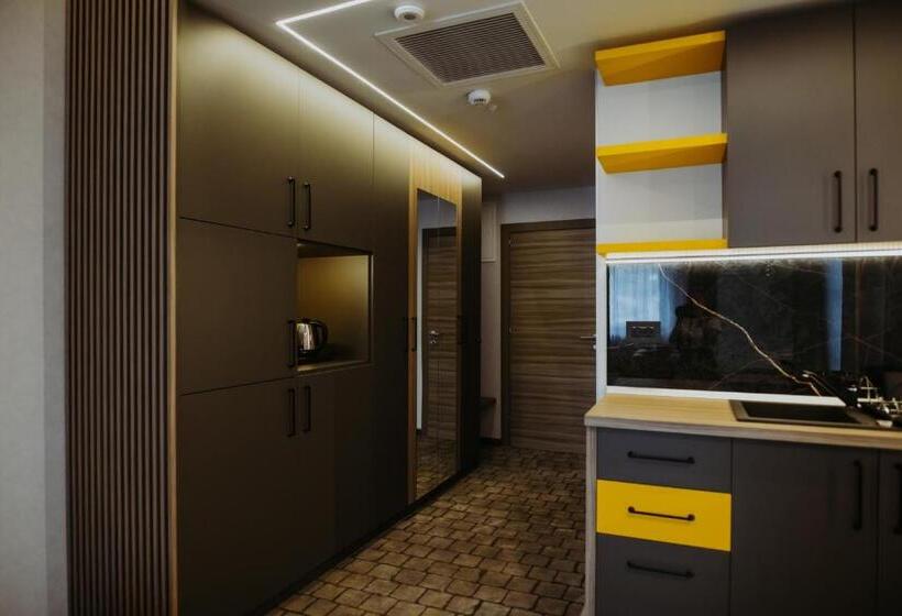 스탠다드 스튜디오, Epic Centrum