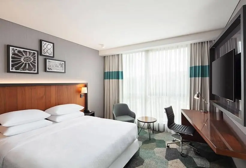 シティビューのデラックスルーム, Four Points By Sheraton Istanbul Kagithane