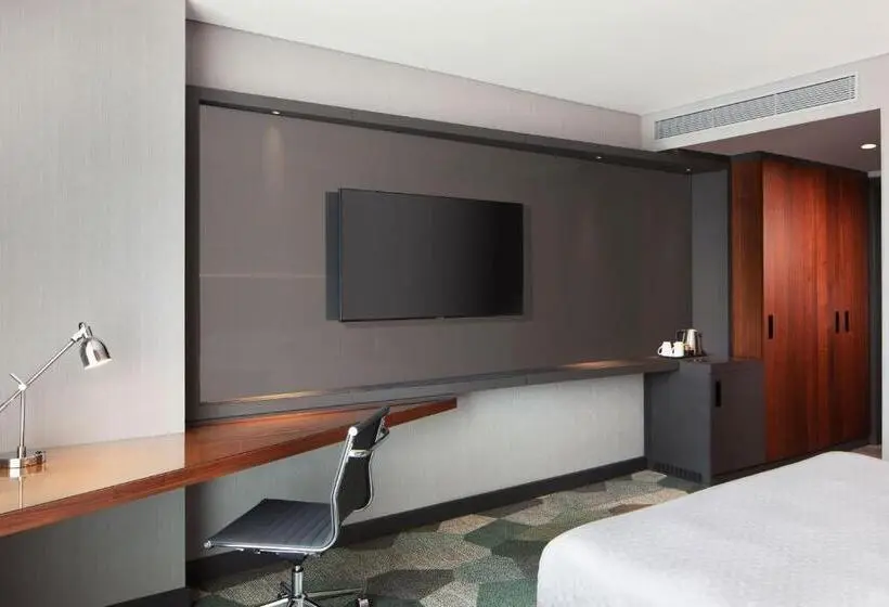 キングサイズベッド、シティビューデラックスルーム, Four Points By Sheraton Istanbul Kagithane