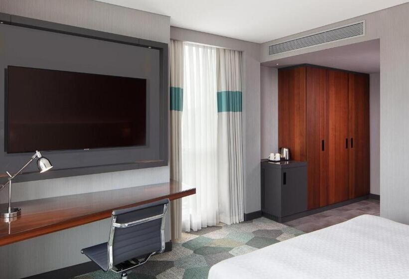 キングサイズベッドのデラックスルーム, Four Points By Sheraton Istanbul Kagithane
