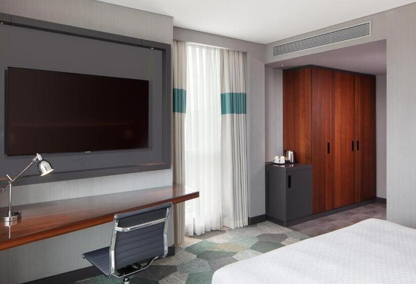キングサイズベッドのデラックスルーム, Four Points By Sheraton Istanbul Kagithane
