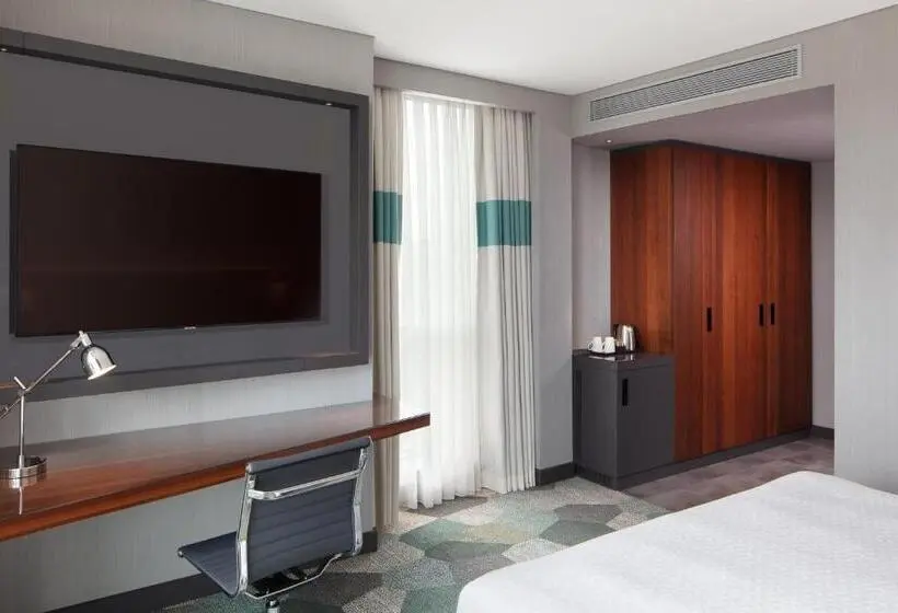 キングサイズベッドのデラックスルーム, Four Points By Sheraton Istanbul Kagithane