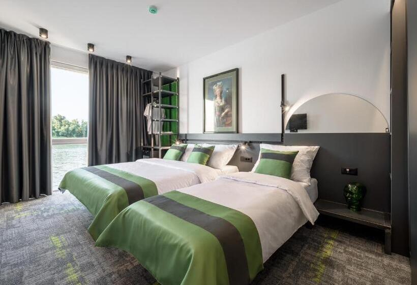 اتاق استاندارد سه نفره, Joy 5 Hotel & Spa