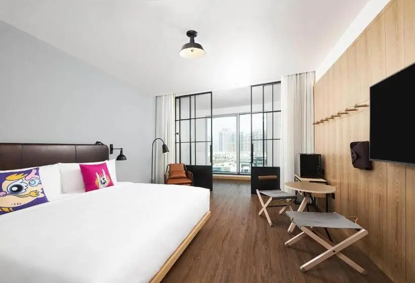 キングサイズベッドのスタンダードルーム, Moxy Shenzhen North Station
