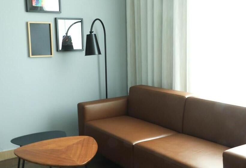 Quarto Standard Cama King, Moxy Shenzhen North Station