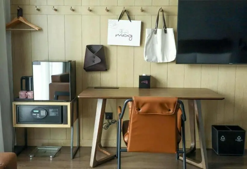 キングサイズベッドのスタンダードルーム, Moxy Shenzhen North Station