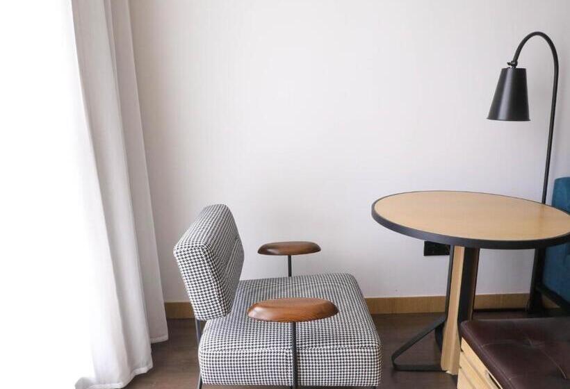 Junior Suite Cama King, Moxy Shenzhen North Station