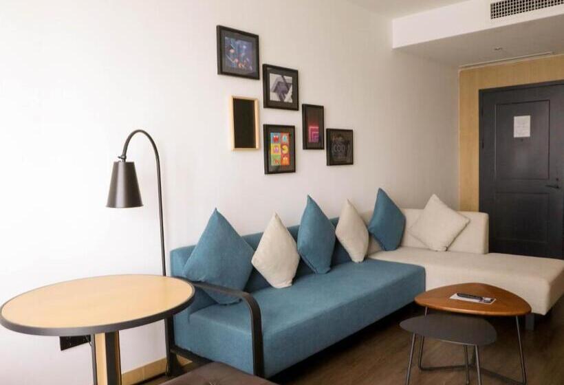 Junior Suite Cama King, Moxy Shenzhen North Station