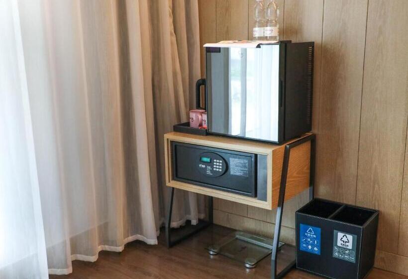 Quarto Standard Vista Cidade, Moxy Shenzhen North Station