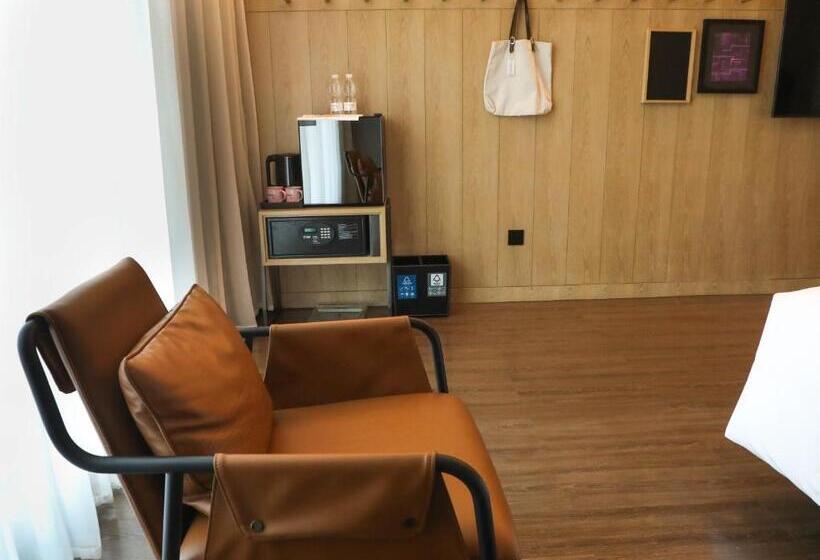 Quarto Standard Vista Cidade, Moxy Shenzhen North Station