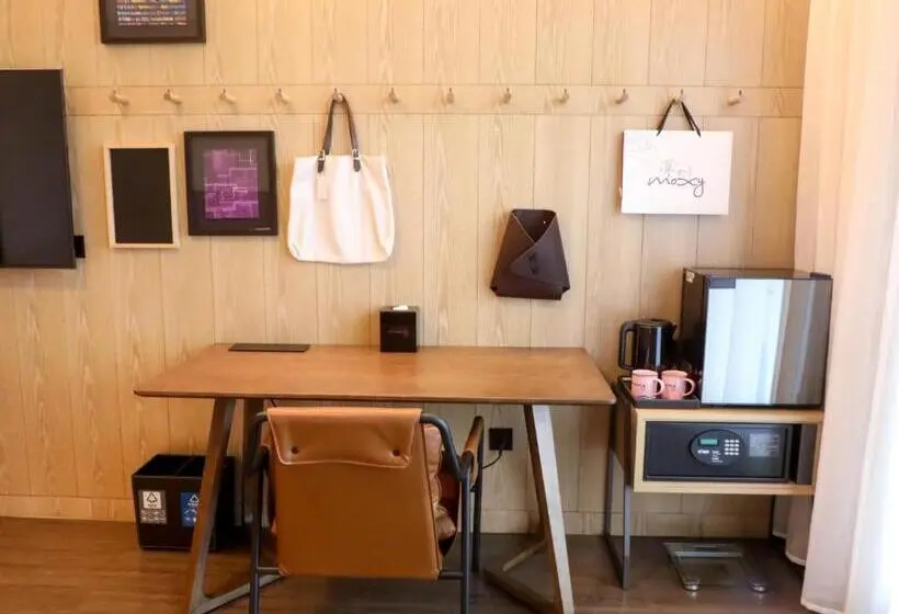 キングサイズベッドのスタンダードルーム, Moxy Shenzhen North Station