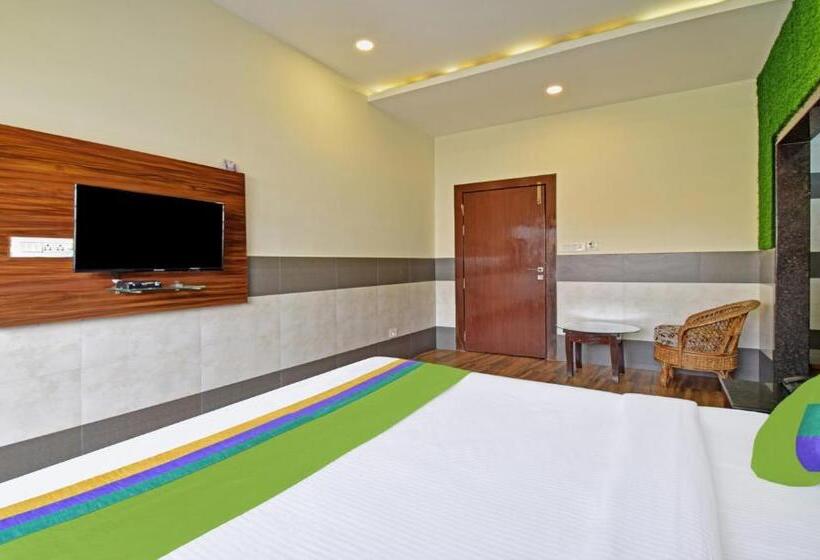 Standard Room, Treebo Sky Point