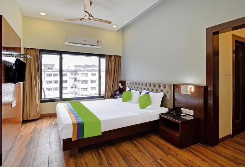 Deluxe Room, Treebo Sky Point