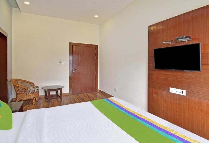 Deluxe Room, Treebo Sky Point